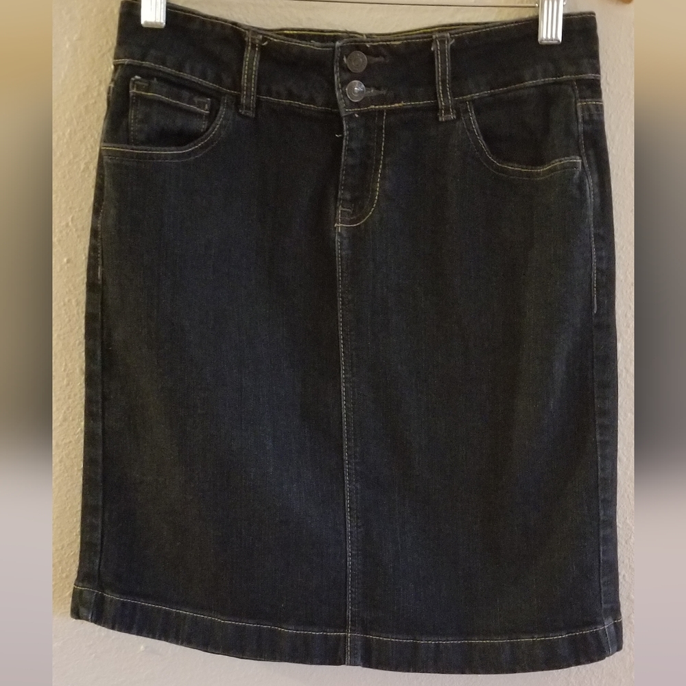 Old Navy blue denim jean skirt size 2